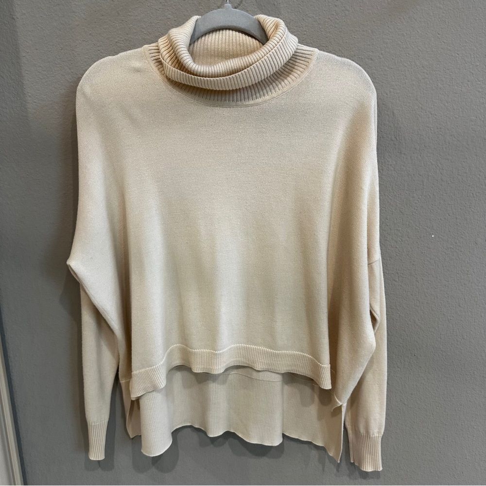HYDEN YOO | S | Cream Turtleneck Sweater boxy style  wool/ alpaca / linen blend